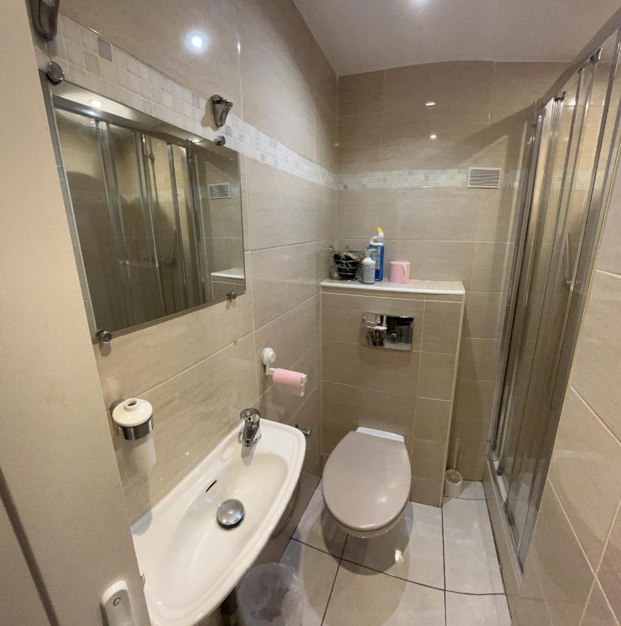 Jolie Appartement Nice Proche Mer Et Aeroport Une Chambre Plus Salon Avec Cuisine Buitenkant foto