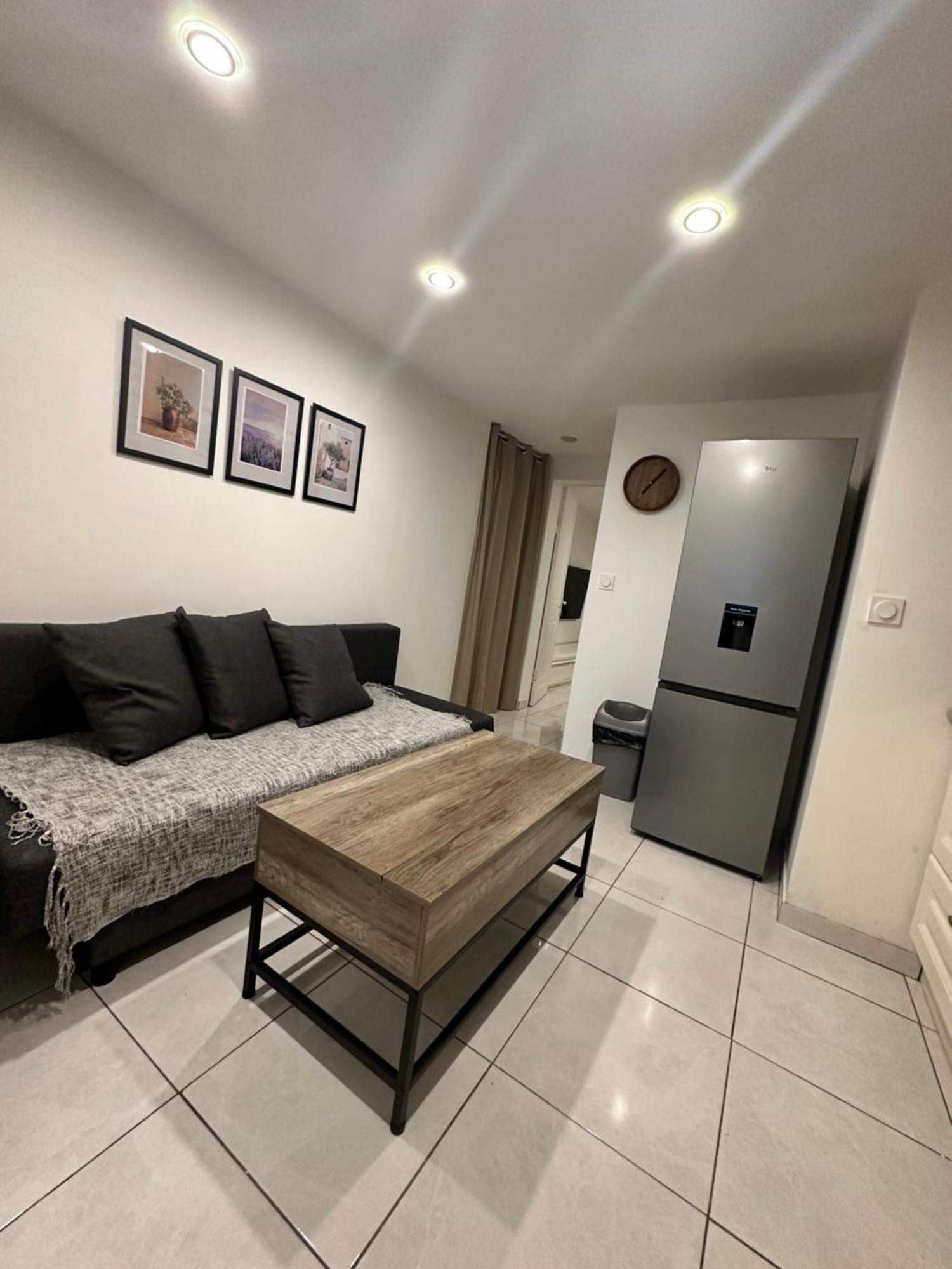 Jolie Appartement Nice Proche Mer Et Aeroport Une Chambre Plus Salon Avec Cuisine Buitenkant foto
